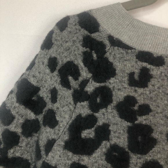 Loft Animal Print Neutral Crew Neck Sweater Soft Fuzzy Textured Banded Hem - Picture 4 of 10